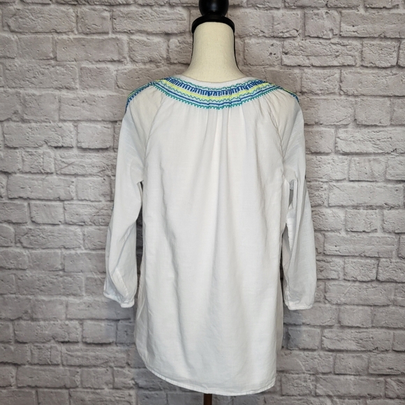 Vineyard Vines top white blue green embroidery tunic style 3/4 sleeve size M - Picture 8 of 9